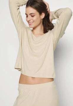 Anna Field Pyjama - Off-White 11 Anna Field Pyjama - Off-White -Anna Field 1f950543f22a49e99e0bf827dcb85ca5