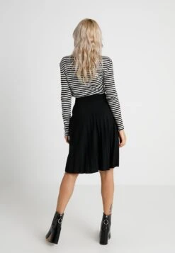 A-Lijn Rok - Black 7 A-Lijn Rok - Black -Anna Field 5053c38cb0014b659c7b9f981ef22899