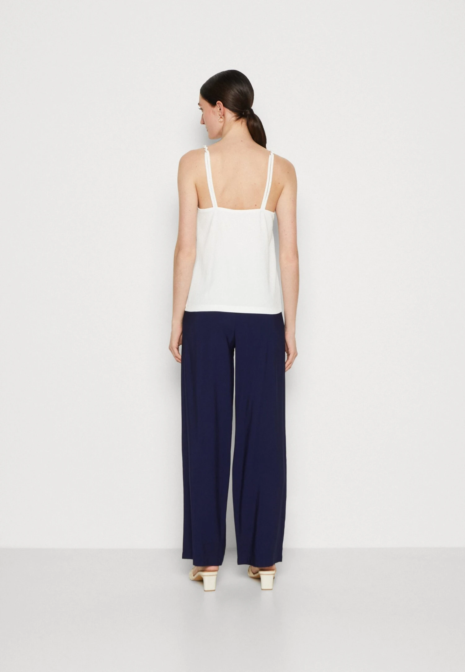 Anna Field Top - Off-White 3 Anna Field Top - Off-White - Afbeelding 3