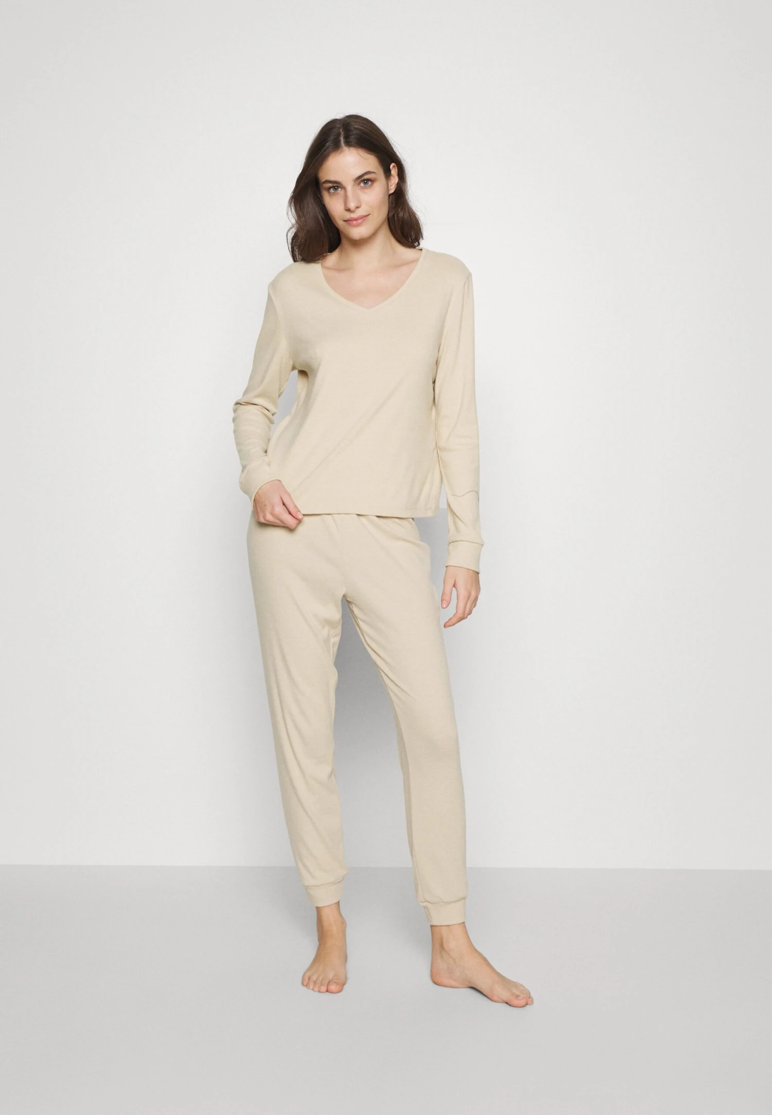 Anna Field Pyjama - Off-White 1 Anna Field Pyjama - Off-White